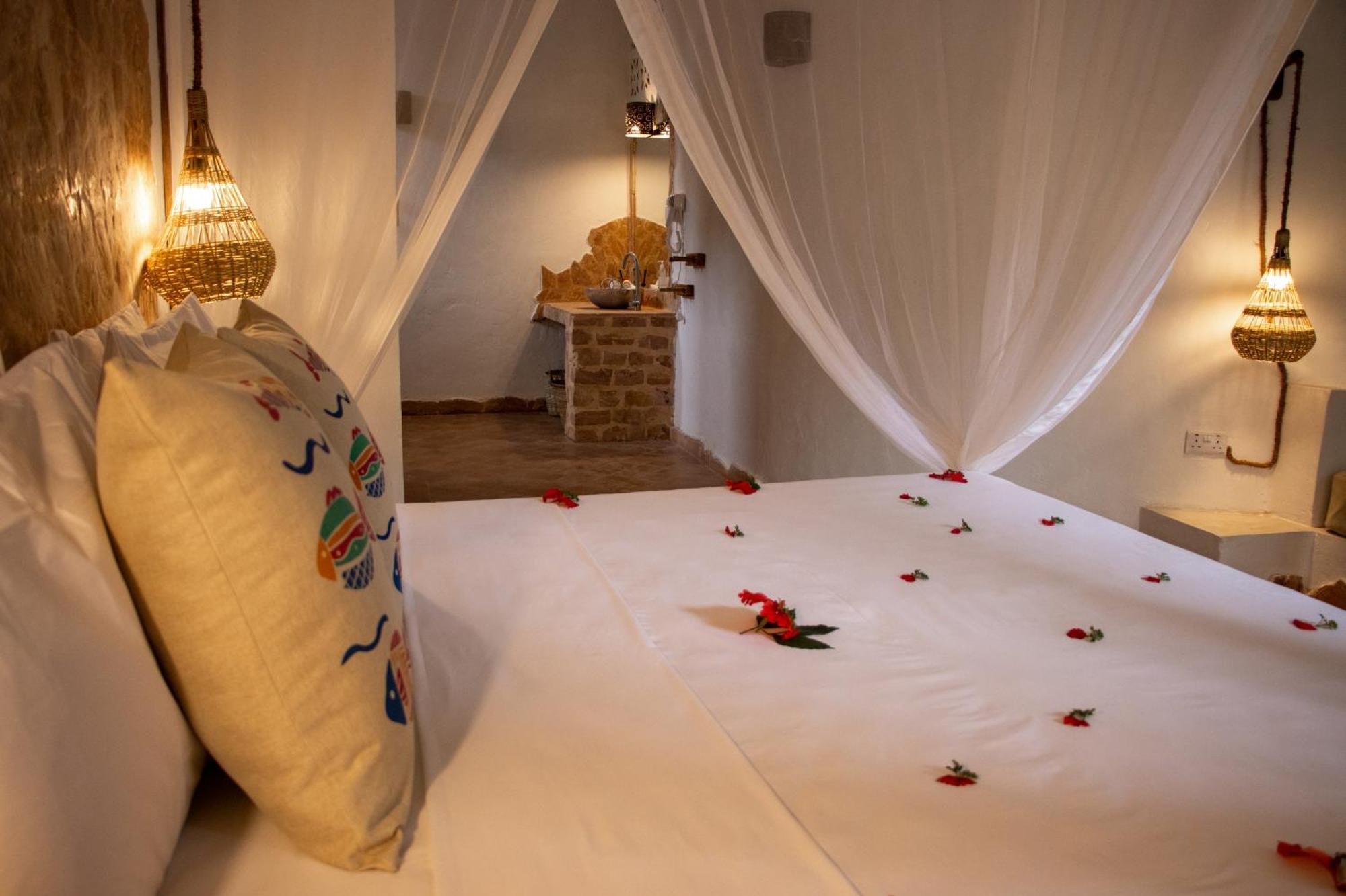 Mvuvi Boutique Resort Kiwengwa  Habitación foto