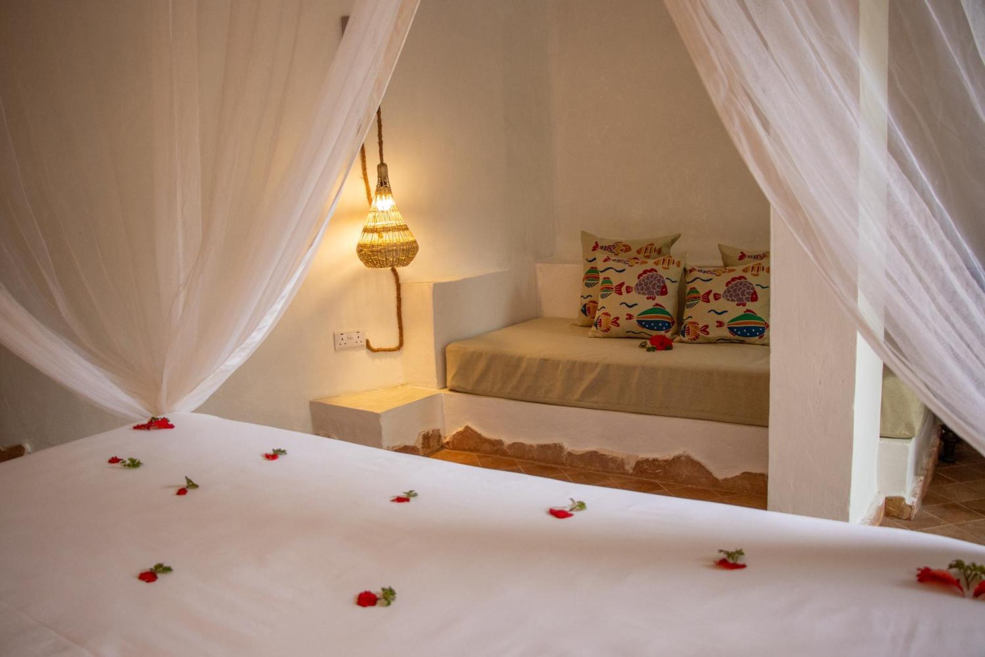 Mvuvi Boutique Resort Kiwengwa  Habitación foto
